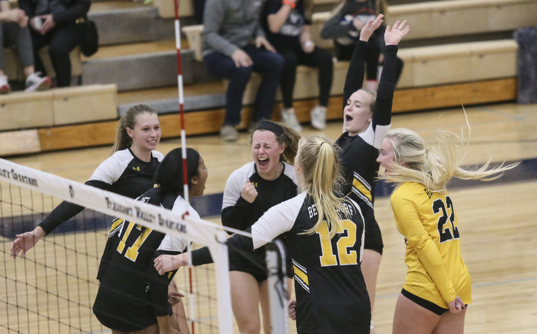 110419-qct-spt-bett-pv-vball-28.jpg